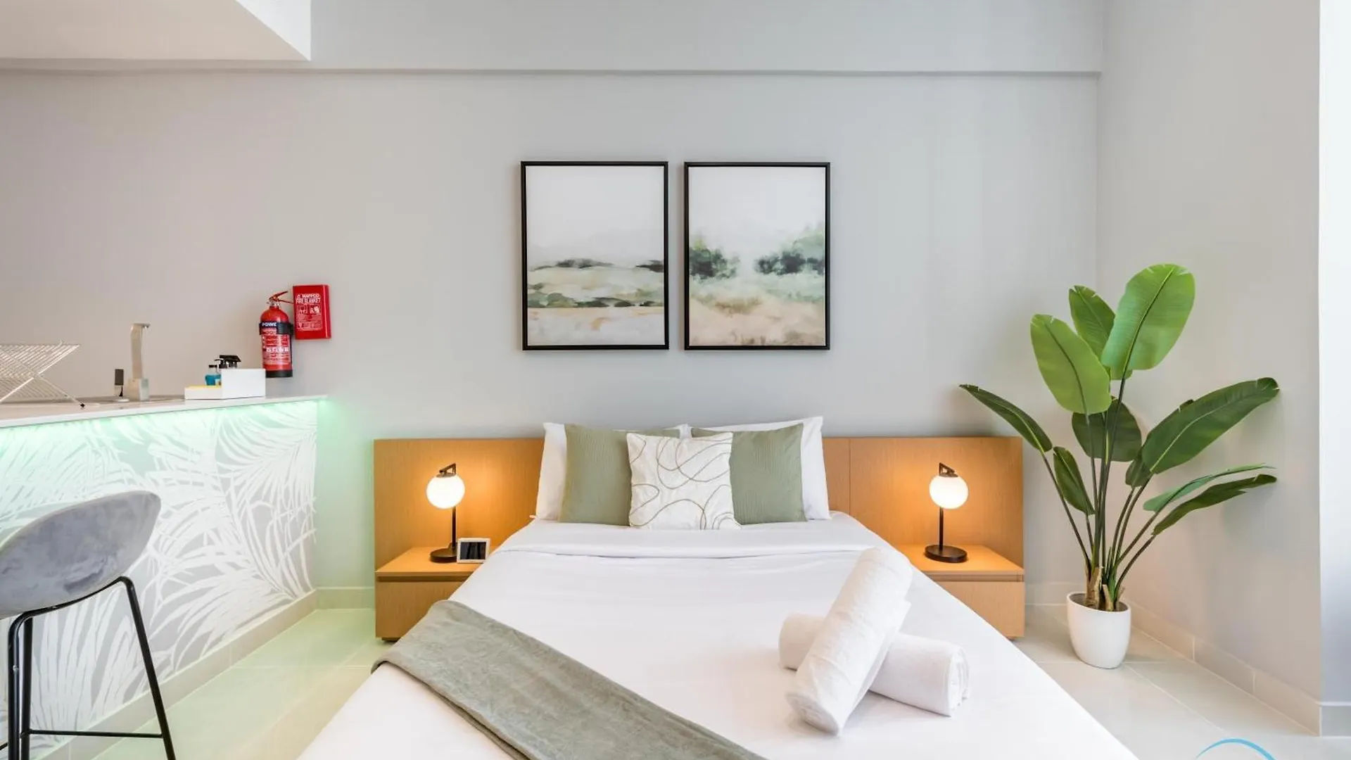 Chic Studio Apartment In Blue Wave Tower, Dubailand By Deluxe Holiday Homes