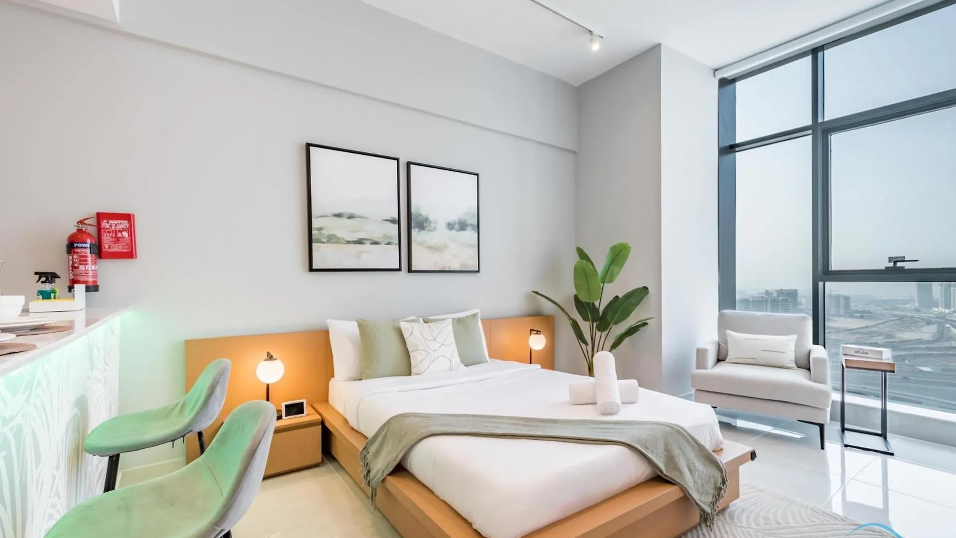 Chic Studio Apartment In Blue Wave Tower, Dubailand By Deluxe Holiday Homes