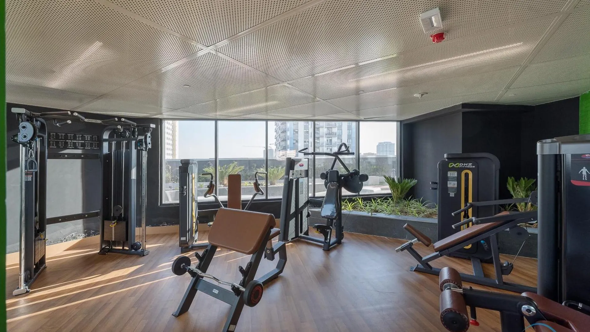 Chic Studio Apartment In Blue Wave Tower, Dubailand By Deluxe Holiday Homes Dubai