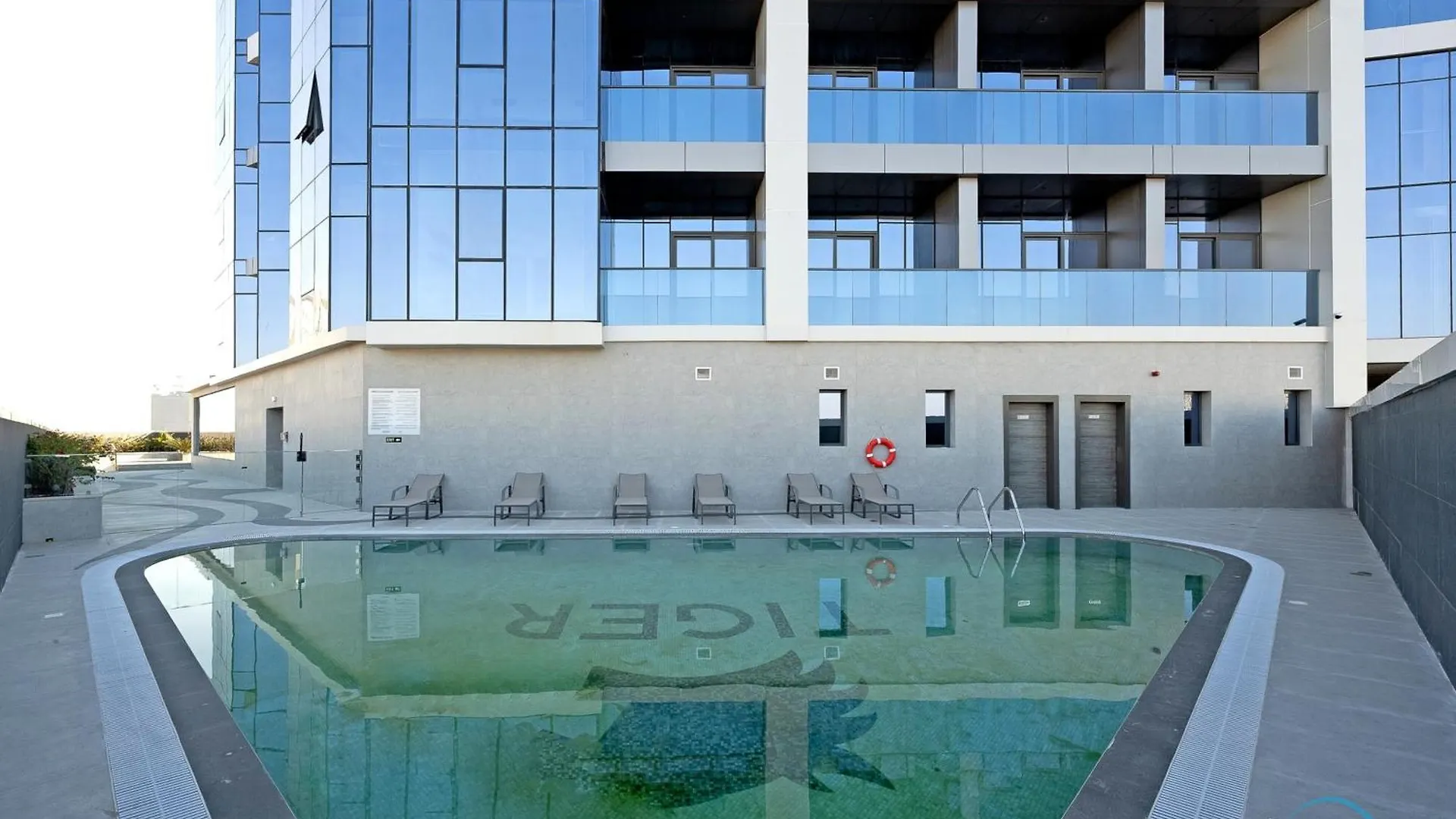 Chic Studio Apartment In Blue Wave Tower, Dubailand By Deluxe Holiday Homes