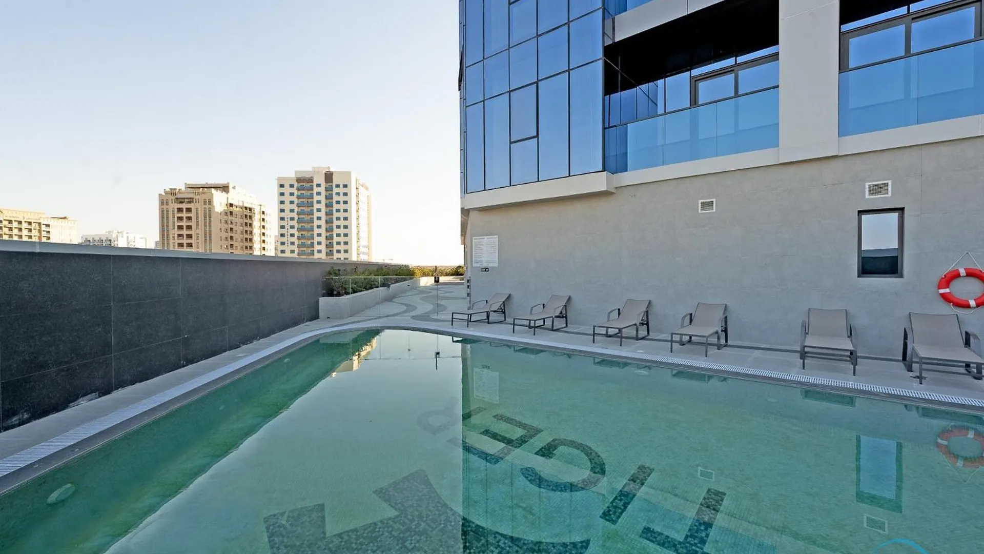 Chic Studio Apartment In Blue Wave Tower, Dubailand By Deluxe Holiday Homes